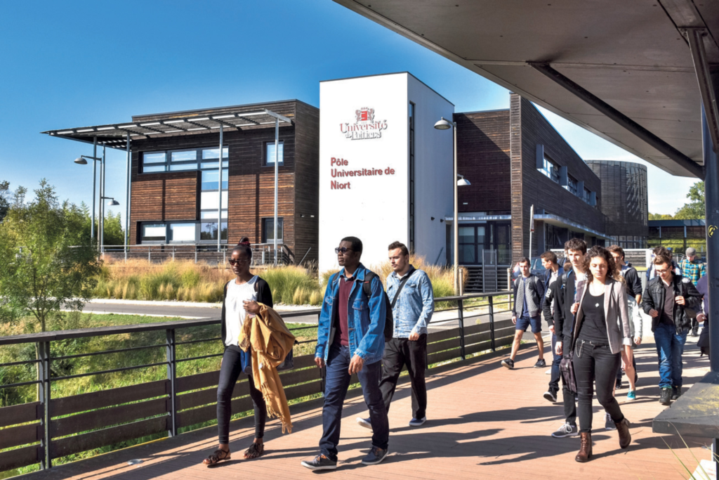 Mon expérience d’enseignement au Pôle Universitaire Niortais