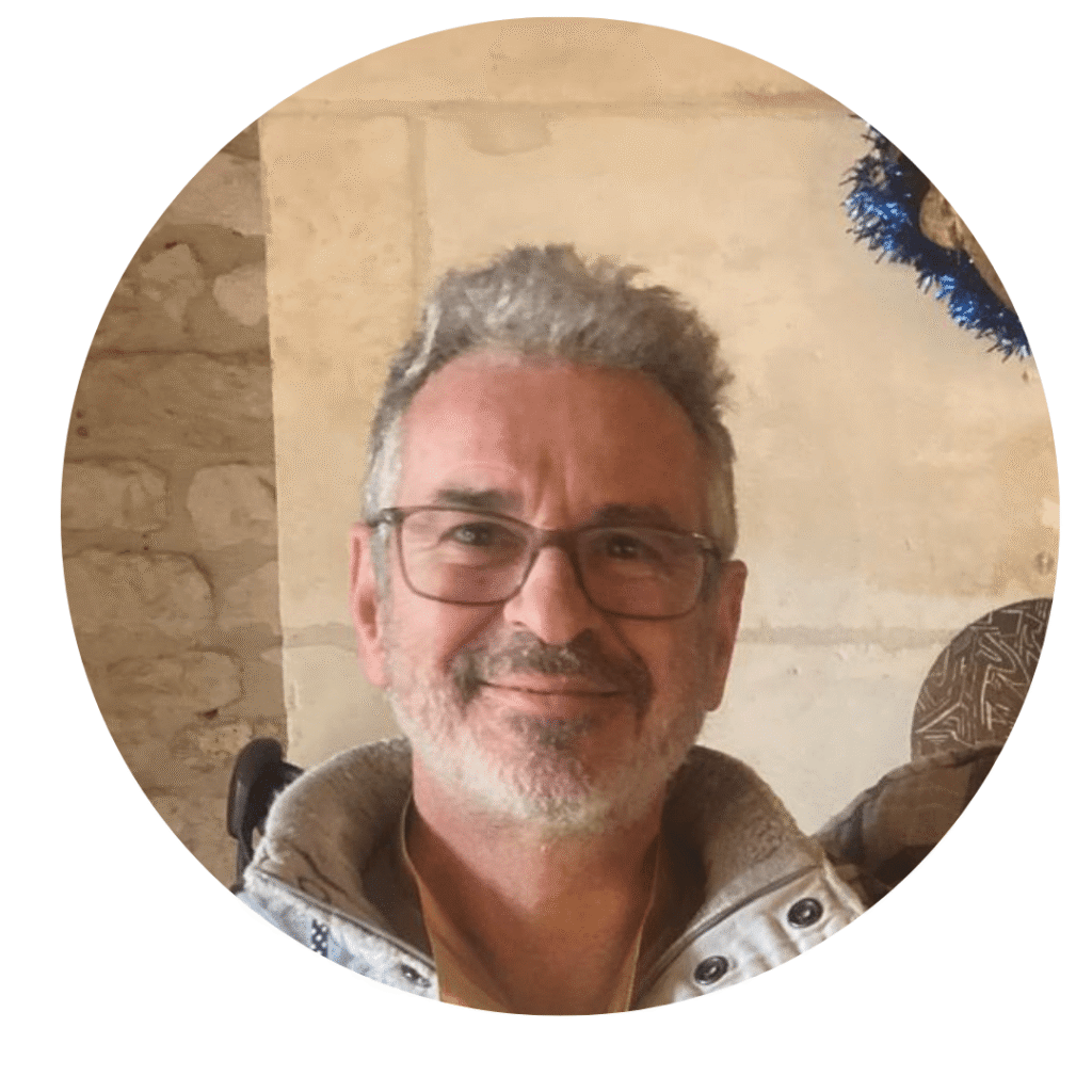 Stéphane Chauvin Expert en stratégie de données, IA industrielle, optimisation du retour sur investissement, découverte de connaissances , gestion des connaissances et gestion des risques.