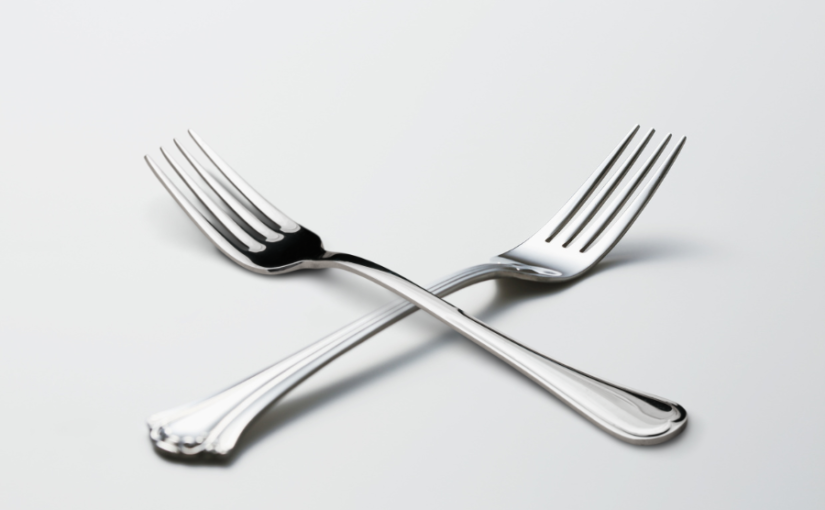 Interdire les réseaux sociaux aux moins de 15 ans pour protéger les enfants, c’est comme interdire la fourchette pour lutter contre l’obésité.